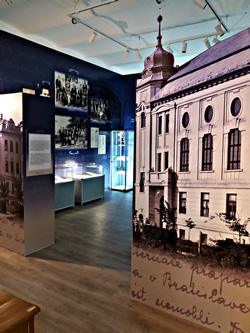 Стална поставка у Гимназији „Јан Колар“ у Бачком Петровцу