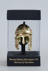 Минијатура римског парадног шлема из 4. века